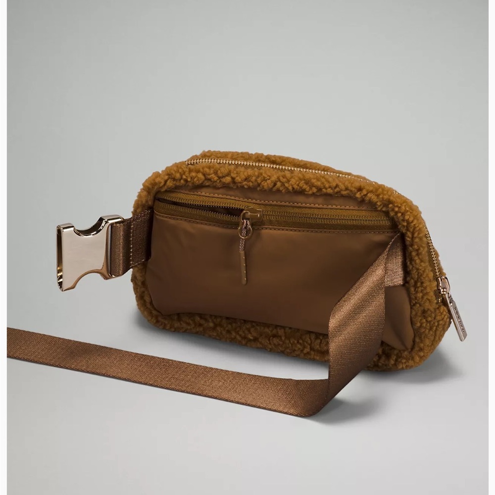 NWT! Lululemon Everywhere Fleece Belt Bag Burnt Caramel - Picture 5 of 14